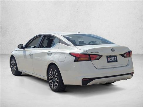 Used 2025 Nissan Altima 2.5 SV image 7