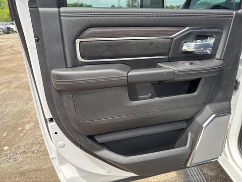 New 2026 RAM 2500 Laramie AWD/4WD image 22