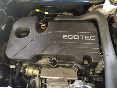 Used 2021 Chevrolet Equinox LT FWD image 30
