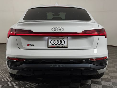 Used 2024 Audi Q8 e-tron Premium Plus w/ Premium Plus Package AWD/4WD image 10
