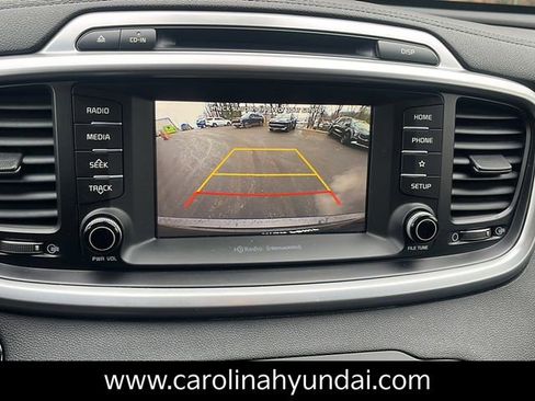 Used 2019 Kia Sorento EX image 22