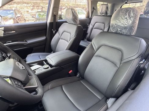New 2026 Nissan Pathfinder SL AWD/4WD image 21