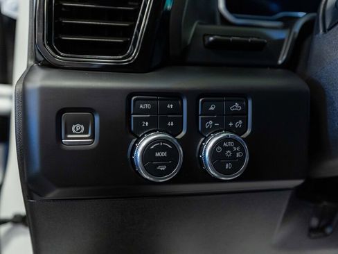 Used 2024 GMC Sierra 2500 AT4 w/ Technology Package image 11