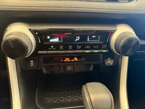 Used 2024 Toyota RAV4 LE image 34