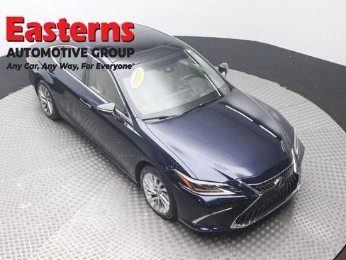 Used 2019 Lexus ES 350 Ultra Luxury image 3