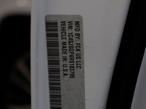 Used 2024 Jeep Grand Wagoneer L Series III image 25