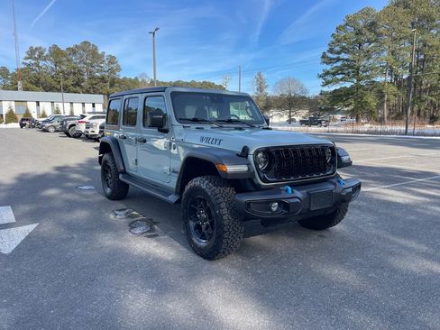 Used 2024 Jeep Wrangler Unlimited image 4