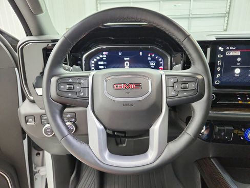 Used 2024 GMC Sierra 1500 Elevation w/ Preferred Package AWD/4WD image 22