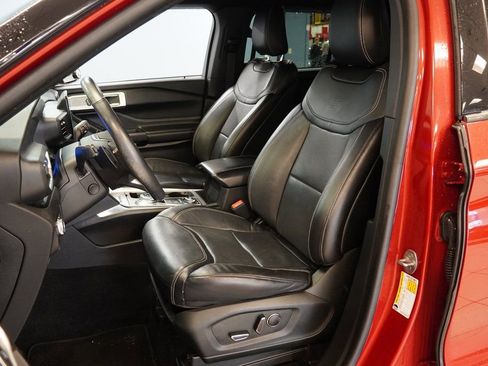 Used 2020 Ford Explorer ST image 3