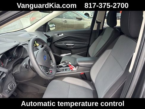Used 2019 Ford Escape SE image 4