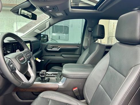 Used 2023 GMC Sierra 1500 SLT w/ SLT Premium Package AWD/4WD image 11