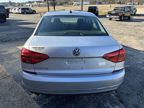 Used 2016 Volkswagen Passat 1.8T SE w/ Lighting Package image 8
