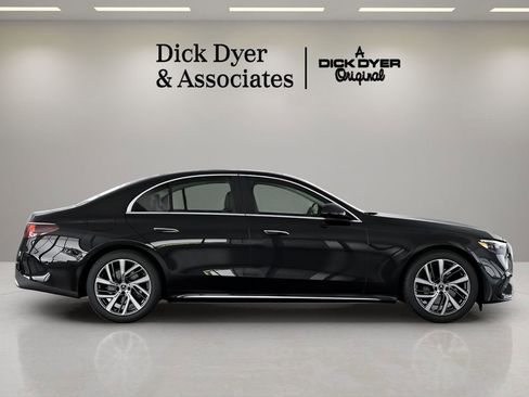 Used 2025 Mercedes-Benz E 350 Sedan image 11