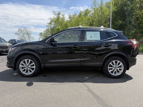 Used 2020 Nissan Rogue Sport SV w/ All-Weather Package AWD/4WD image 2