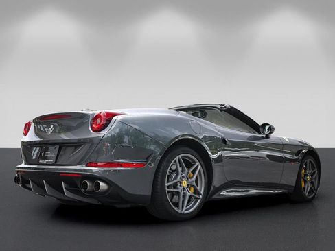 Certified 2016 Ferrari California T RWD image 3