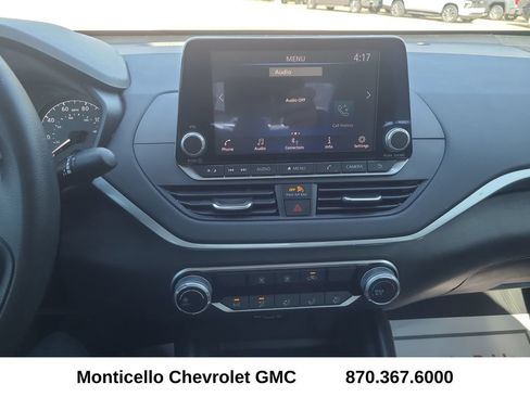 Used 2025 Nissan Altima 2.5 S FWD image 21
