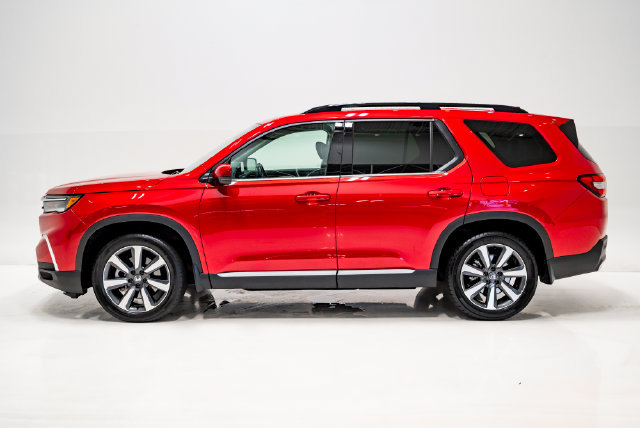 Used 2025 Honda Pilot Touring image 31