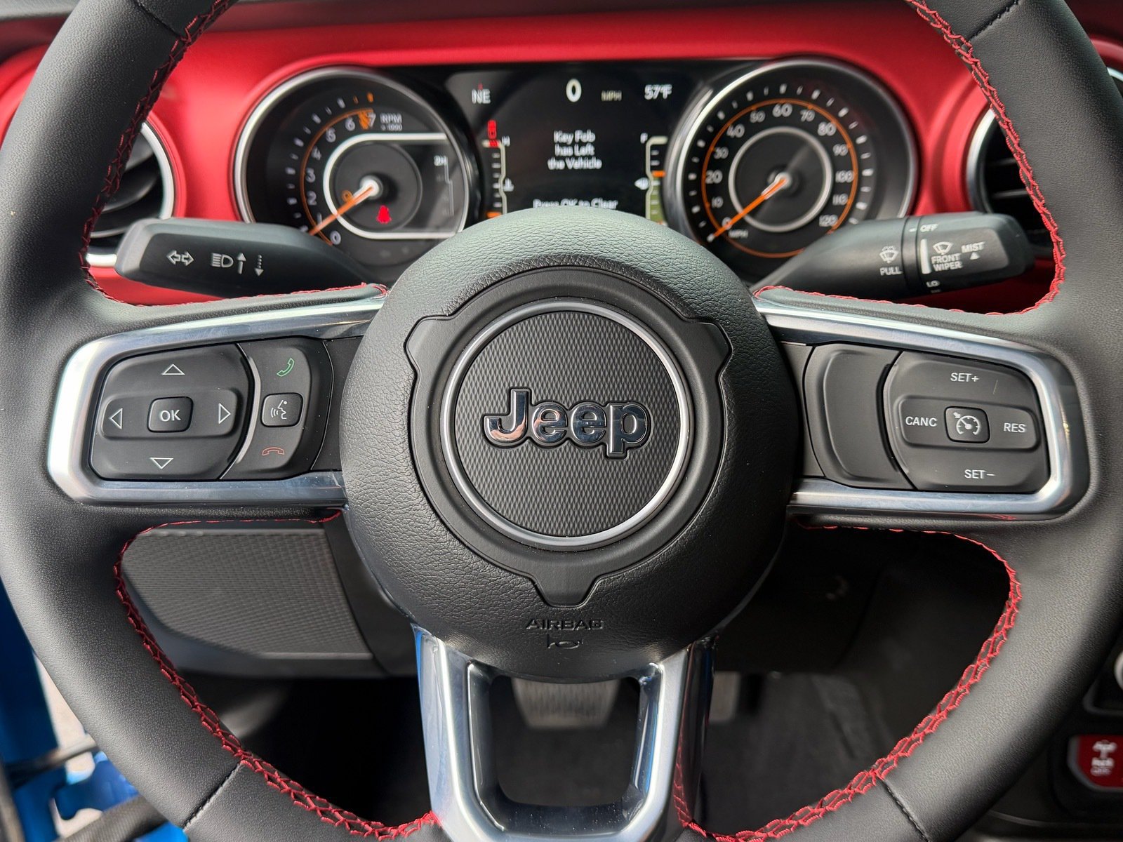 Used 2023 Jeep Gladiator Rubicon w/ LED Lighting Group AWD/4WD image 32