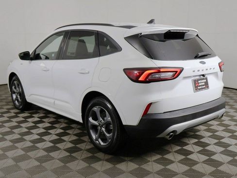 Used 2023 Ford Escape ST-Line FWD image 7