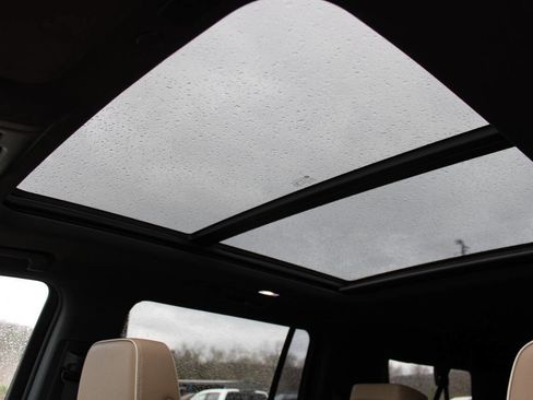 Used 2022 Chevrolet Suburban Premier image 34