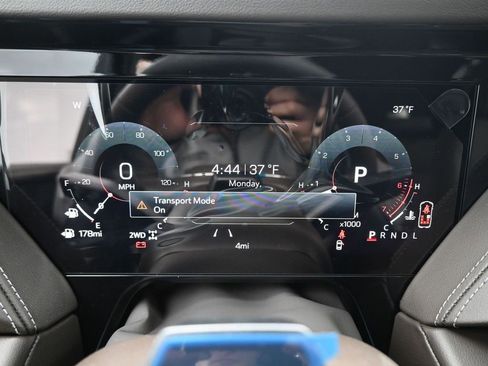 New 2026 GMC Yukon Elevation image 14