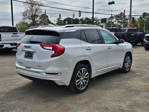 Used 2024 GMC Terrain Denali w/ Denali Premium Package image 6