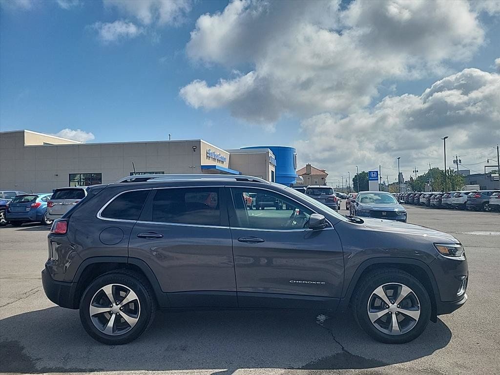Used 2019 Jeep Cherokee Limited AWD/4WD image 6