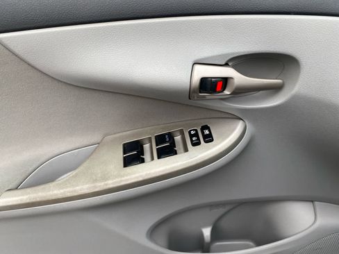 Used 2013 Toyota Corolla LE image 21