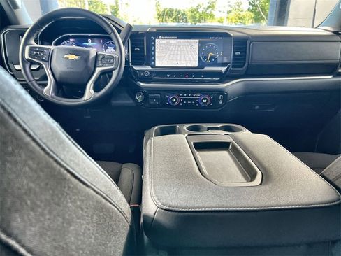 Used 2025 Chevrolet Silverado 2500 LT w/ Convenience Package image 22