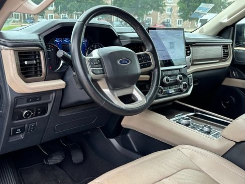 Used 2024 Ford Expedition Max Limited AWD/4WD image 12
