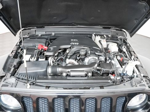 Used 2019 Jeep Wrangler Unlimited Sport S image 4