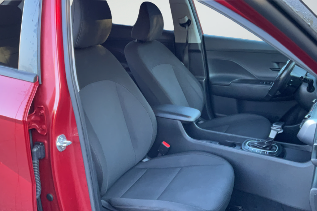 Used 2024 Hyundai Kona SEL FWD image 17