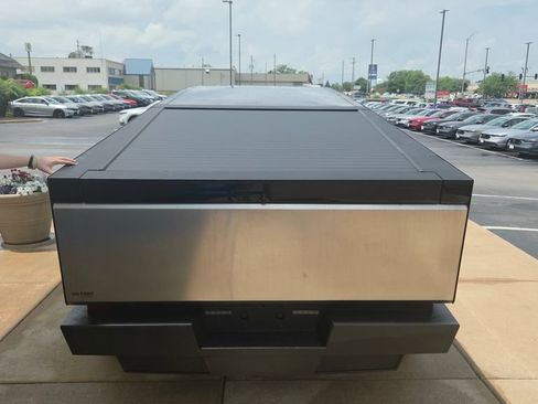 Used 2024 Tesla Cybertruck AWD Crew Cab image 13