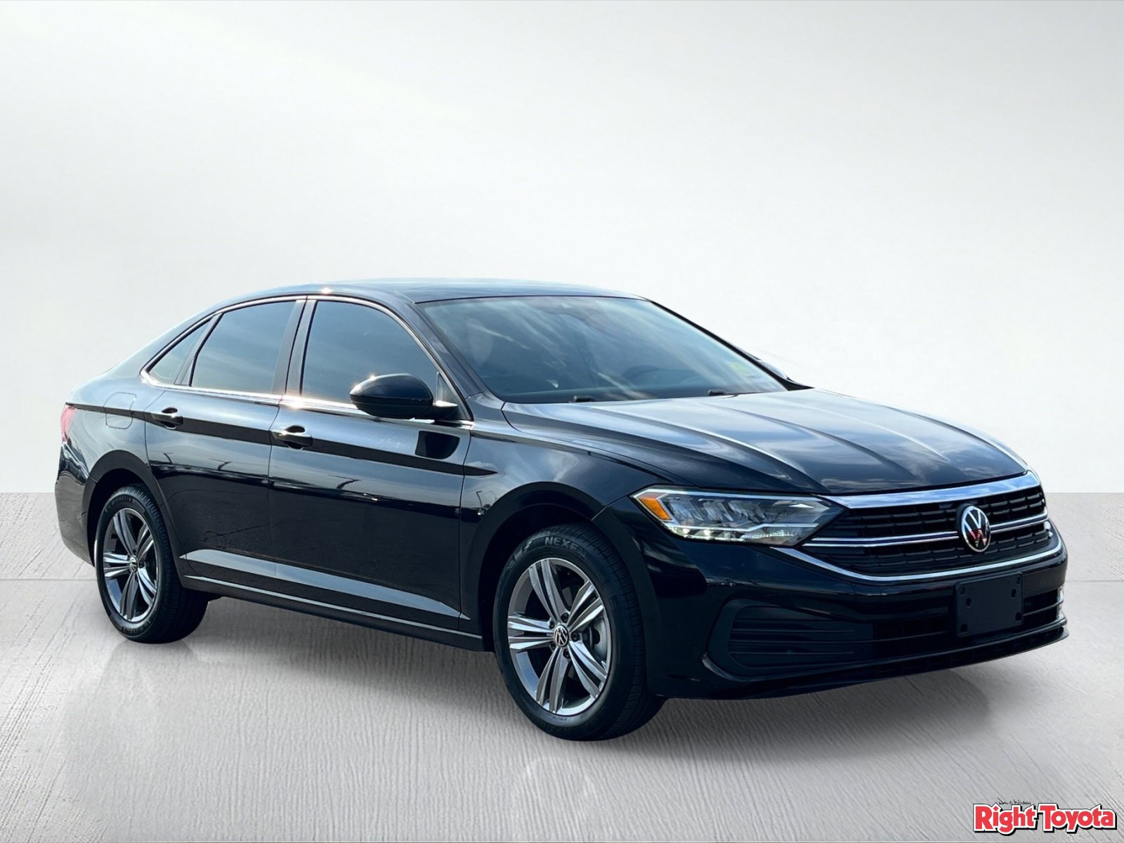 Used 2024 Volkswagen Jetta SE w/ Panoramic Sunroof Package FWD image 8