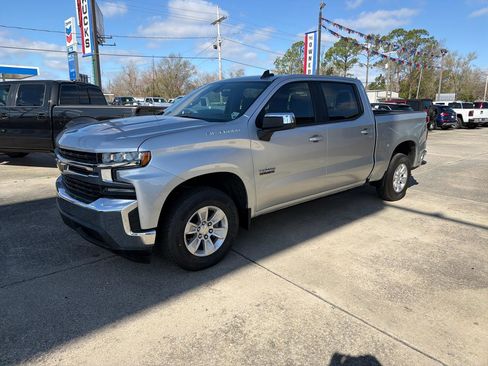 Used 2020 Chevrolet Silverado 1500 LT w/ Texas Edition image 2