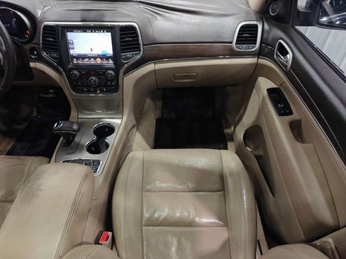 Used 2014 Jeep Grand Cherokee Overland AWD/4WD image 26