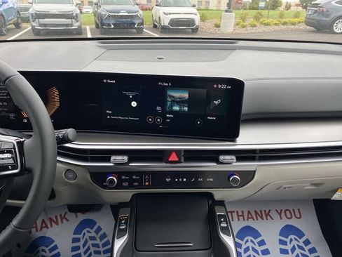 New 2025 Kia Sorento EX image 8