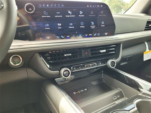 New 2025 Chevrolet Suburban Premier image 16