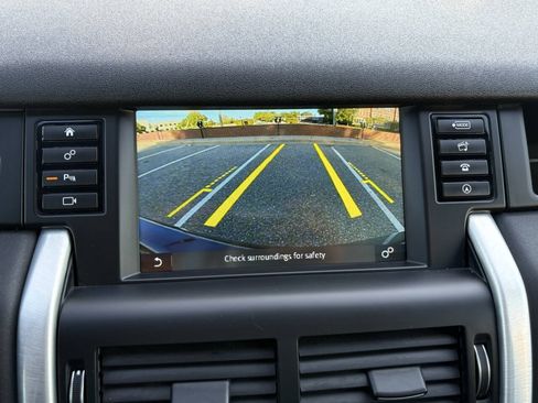 Used 2017 Land Rover Discovery Sport HSE AWD/4WD image 32