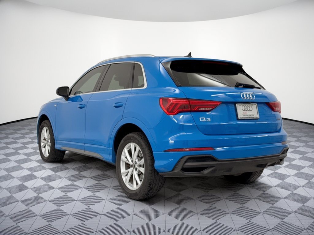 Used 2023 Audi Q3 2.0T Premium w/ Convenience Package AWD/4WD image 3