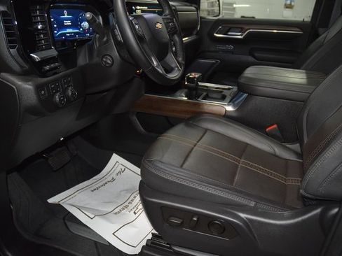 Used 2023 Chevrolet Silverado 1500 High Country w/ High Country Premium Package image 42