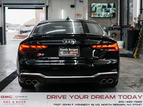 Used 2022 Audi S5 Premium image 7
