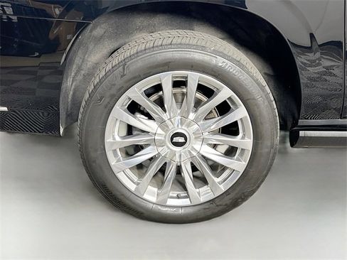 Used 2023 Cadillac Escalade ESV Premium Luxury w/ Performance Package image 41