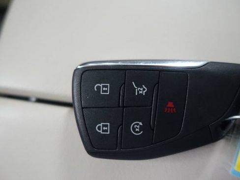 Used 2023 Buick Envision Essence AWD/4WD image 16