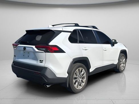 Used 2025 Toyota RAV4 XLE Premium AWD/4WD image 4