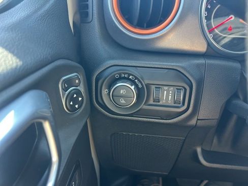 Used 2020 Jeep Gladiator Mojave image 11