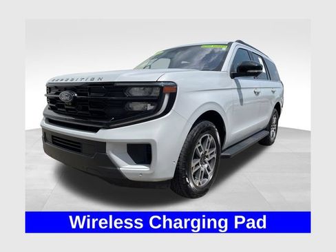 Used 2025 Ford Expedition Active AWD/4WD image 1