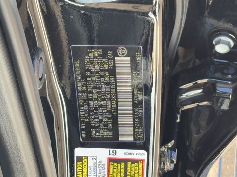 Certified 2025 Toyota Camry LE w/ Convenience Package image 30