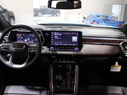 New 2026 GMC Canyon Denali image 3