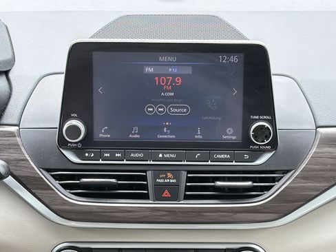 Used 2025 Nissan Altima 2.5 SV FWD image 4